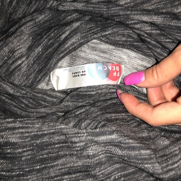 Free people turtleneck light sweater size small - Picture 3 of 3